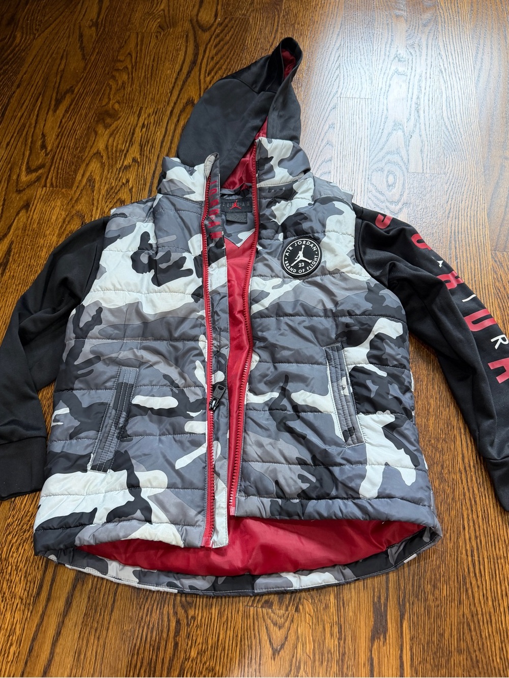 Boys Jordan Gray & Black Camo Hooded Puffer Jacket with Red Lining, size 8-10